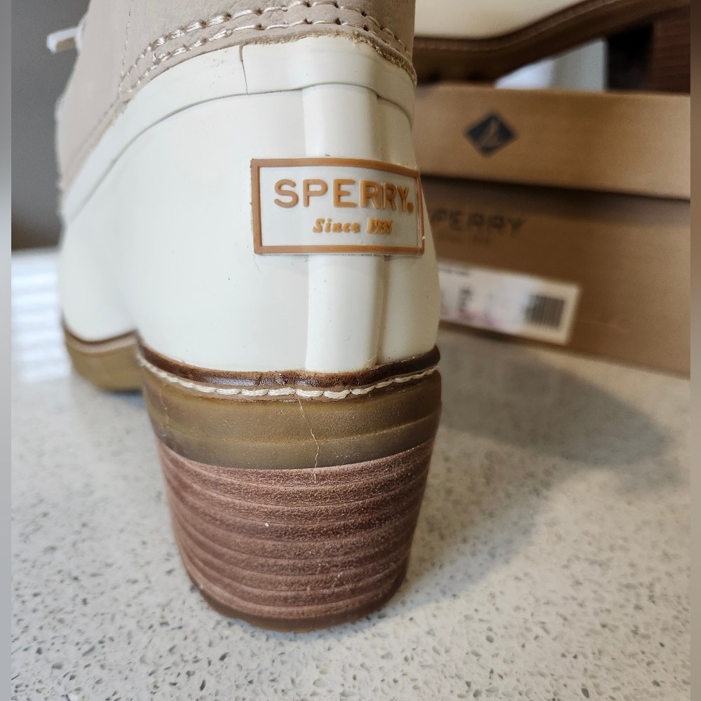 NWT - Womens Sperry Tan Cream Suede / Rubber Winter Boots Size 10 - Picture 2 of 12